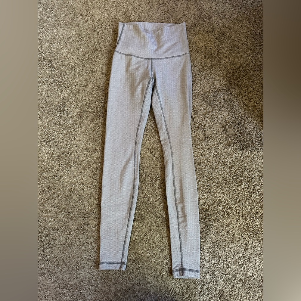 Lululemon Wunder Under 28in.
